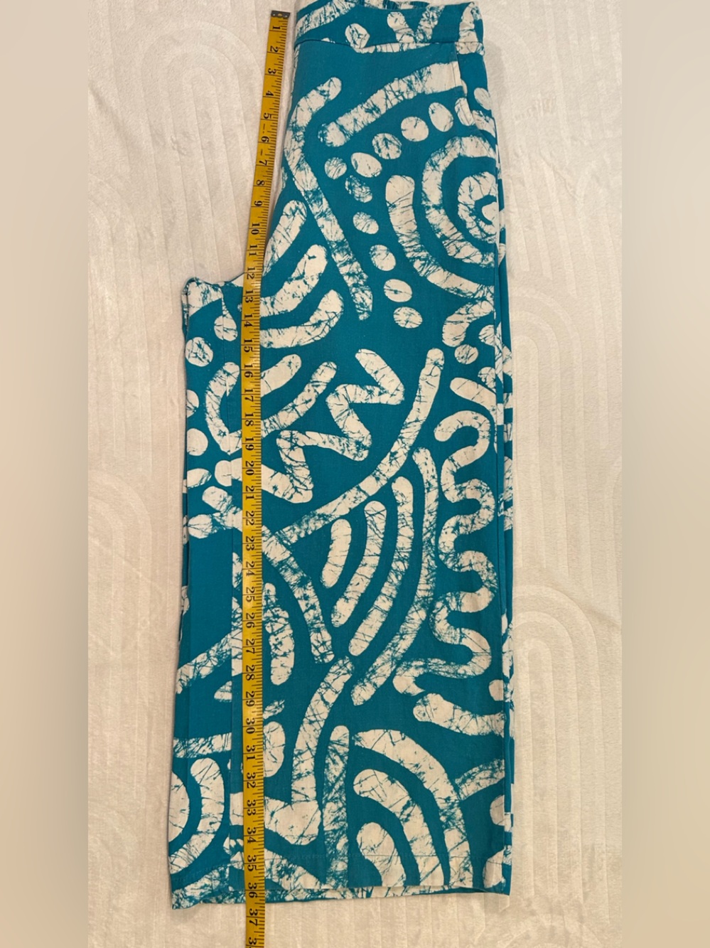 Haute Hippie Teal and Cream Abstract Set - Picture 6 of 8